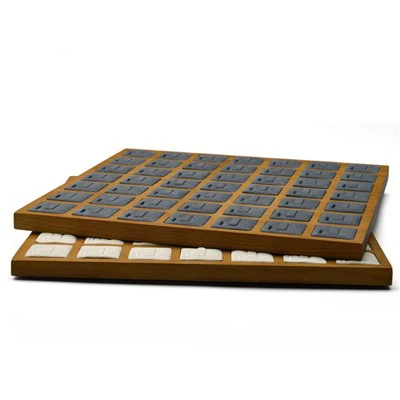 Pas houten ringdisplay aan